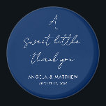 Íman Arranjo Elegante Moderno Obrigado<br><div class="desc">Compartilhe sua gratidão com um presente que eles vão amar. Nossa obrigado de casamento personalizada que você cola é a maneira perfeita de comemorar seu dia especial enquanto agradece a seus convidados por fazerem parte dele. Dê aos seus convidados um belo e prático lembrete do amor e alegria que você...</div>