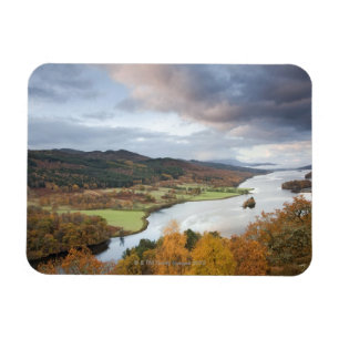 Íman Árvores do outono e Loch Faskally, Pitlochry
