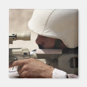 Íman As vistas iraquianas do sargento de exército em