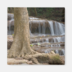 Íman Ásia, Cachoeira na fronteira entre a Tailândia