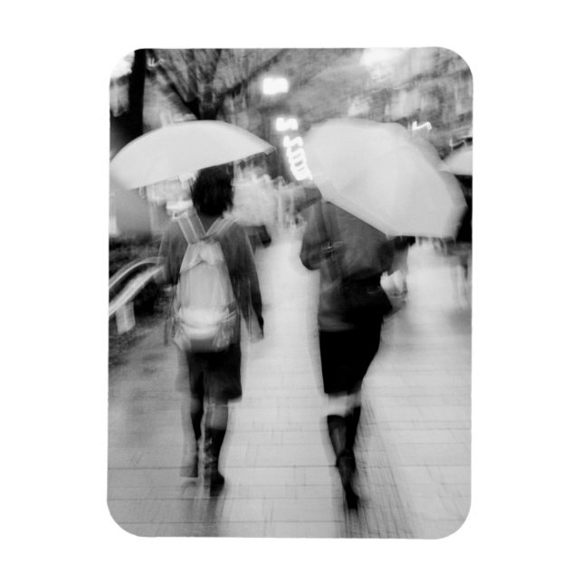 Íman Ásia, Japão, Tóquio. Mulheres jovens e guarda-chuv (Vertical)