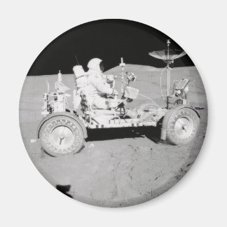 Íman Astronauta conduzindo Lunar Lander na Lua