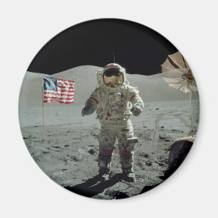 Íman Astronauta de Apollo 17 no vale de Littrow do