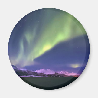 Íman Aurora Borealis sobre Lyngenfjorden Noruega