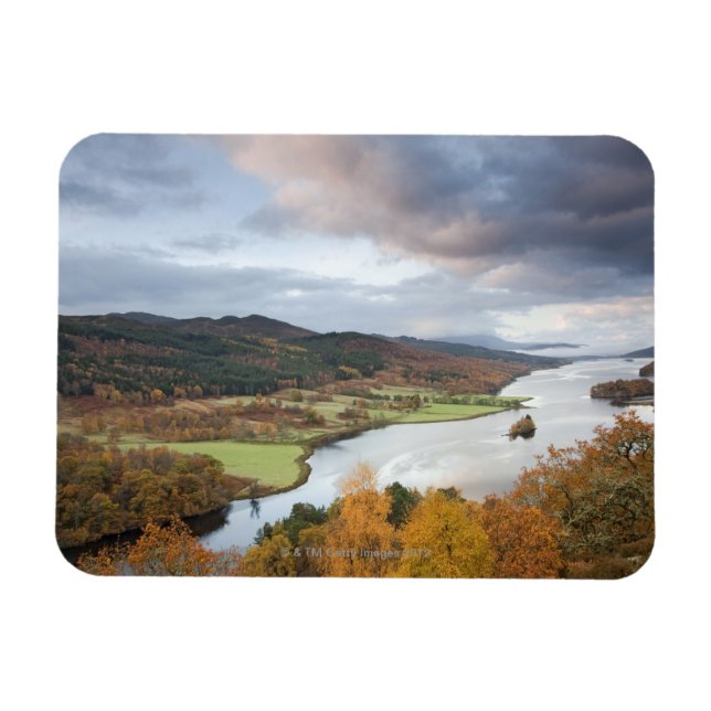 Íman Autumn tree e Loch Faskally, Pitlochry (Horizontal)