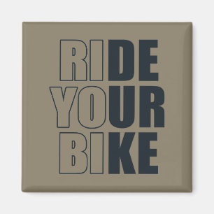 Íman aventura de bicicleta fora da montanha