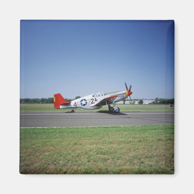 Íman avião P-51 C Tuskegee Red Tail no CAF Air (Frente)