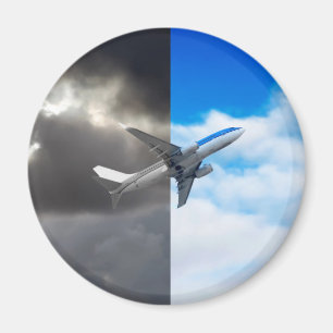 Íman Avião voando para fora do céu tempestuoso para um 