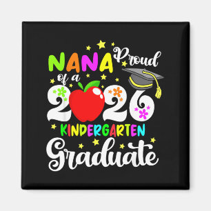 Íman Avó orgulhosa das mães graduadas no jardim de infâ