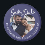 Íman Azul Marinho Foto Moderno Script Salve a Data<br><div class="desc">Ímã de foto azul-marinho com escrita moderna para salvar a data do casamento, apresentando uma janela de foto em forma de coração, fundo azul-marinho profundo e texto em escrita manual em branco. Este design exibe sua foto de noivado ao mesmo tempo em que apresenta claramente a data e o local...</div>