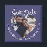 Íman Azul Marinho Foto Moderno Script Save the Date<br><div class="desc">Ímã de foto azul-marinho com escrita moderna para salvar a data do casamento, apresentando uma janela de foto em forma de coração, fundo azul-marinho profundo e texto em escrita manual em branco. Este design exibe sua foto de noivado, ao mesmo tempo em que apresenta claramente a data e o local...</div>