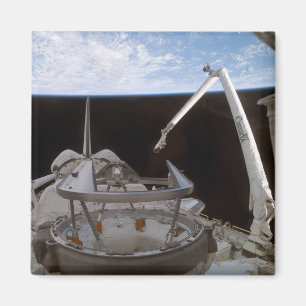 Íman Baía 2 da carga útil da descoberta do vaivém