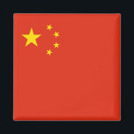 Íman Bandeira Chinesa (China)<br><div class="desc">Esta design apresenta a bandeira nacional da República Pessoas da China (RPC), que foi adotada pela primeira vez quando o Estado moderno foi fundado em 1949. É uma bandeira sólida com quatro estrelas pequenas e uma estrela maior no canto superior esquerdo. Todas as estrelas são amarelas, sobre fundo vermelho. A...</div>