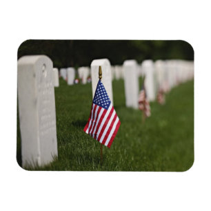 Íman Bandeiras americanas nos túmulos de veteranos amer