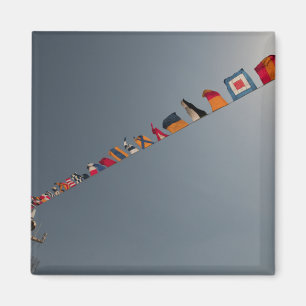 Íman Bandeiras voam sobre o convés do USS Iwo Jima