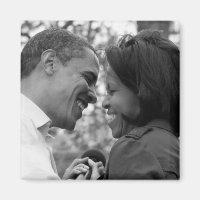 Barack e imã de geladeira Michelle
