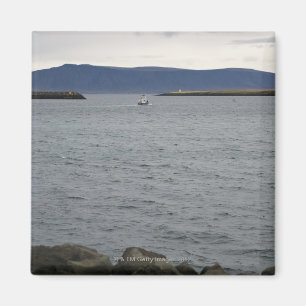 Íman Barco de pesca que sae do porto, Reykjavik,
