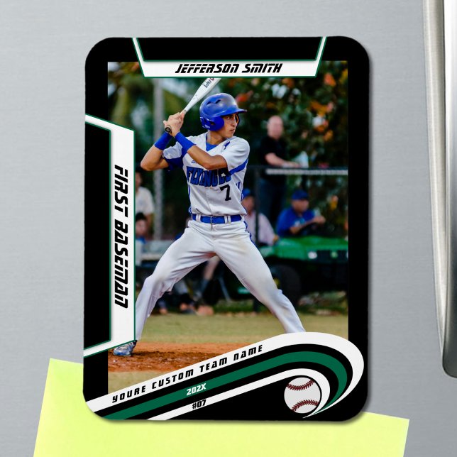 Íman Baseball Keepsakes Livremente Verde Preto Personal (Baseball Player Magnet in Black with Custom Team Name and White Green Elements)