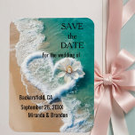 Íman Beach Wedding Monogram Hearts in the Sand Magnet<br><div class="desc">Beach Wedding Monogram Hearts in the Sand Magnet Focus on the bride and groom names and initials in the beach sand, drawn inside a heart! Elegant Sand Hearts Beach Destination Wedding Matching set features Beautiful scenic landscape image of clear aqua turquoise ocean water, with white waves crashing on the sand...</div>