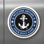Íman Bem-vindo a bordo do seu Marinho de Anchor Stars<br><div class="desc">Um ímã na moda preto,  branco e azul marinho,  redondo,  com ancoragem náutica personalizada com estrelas e o texto personalizado "Bem-vindo a Bordo" e o Nome do Barco ou outro texto desejado. Personalize-os com sua cor de fundo favorita e muito mais. Faz um presente excelente para qualquer ocasião.</div>