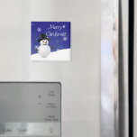 Íman Blue Snowman Winter Scenery Christmas Magnet<br><div class="desc">Adicione um toque festivo à sua cozinha nesta temporada de festas com um imundo Blue Snowman Winter Scenery Christmas Magnet. O design do Magnet apresenta um feliz boneco de neve em uma cena de neve contra um fundo azul real adornado com flocos de neve de cor correspondente. Itens adicionais de...</div>