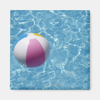 Íman Bola de praia na piscina de natação