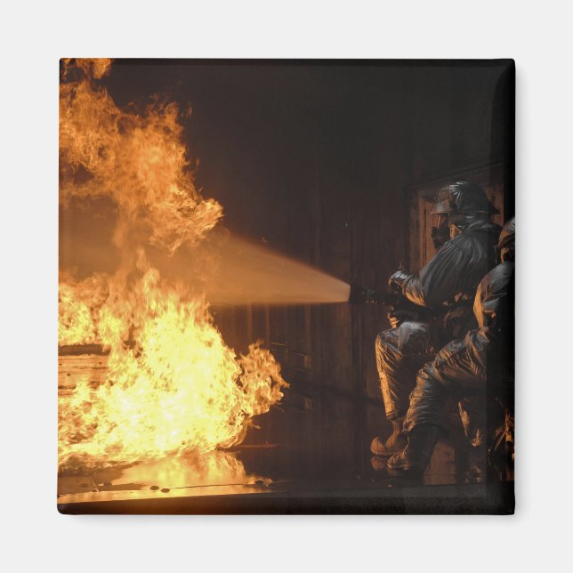 Íman Bombeiros extinguem uma pilha simulada (Frente)