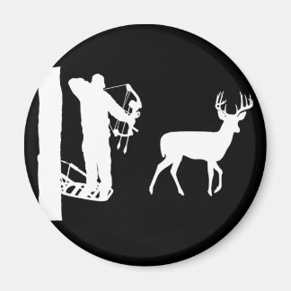 Íman Bowhunter em Treestand Shoting Deer