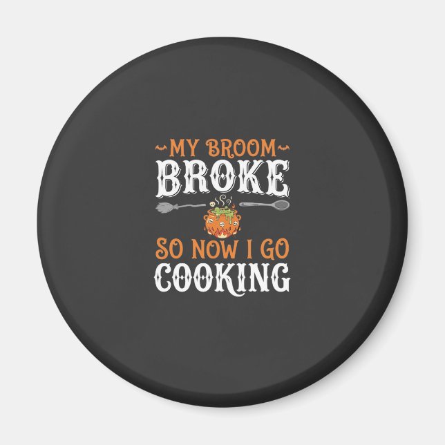 Íman Bruxa de Halloween Cozinhando com Cabo de Vassoura (Frente)