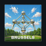 Íman Bruxelas Bélgica Atomium Viagem<br><div class="desc">O Atomium, um dos marcos mais icônicos da Bélgica, é uma estrutura arquitetônica notável localizada em Bruxelas. Originalmente construído para a Expo Mundial de Bruxelas (Expo 58) de 1958, o Atomium foi projetado pelo engenheiro André Waterkeyn e pelos arquitetos André e Jean Polak. A estrutura representa um cristal de ferro...</div>