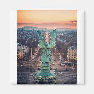 Íman Budapeste, Praça dos Heróis