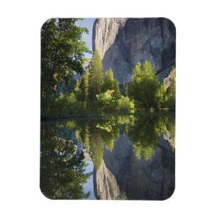 Íman CA, Yosemite NP, El Capitan refletido em Merced