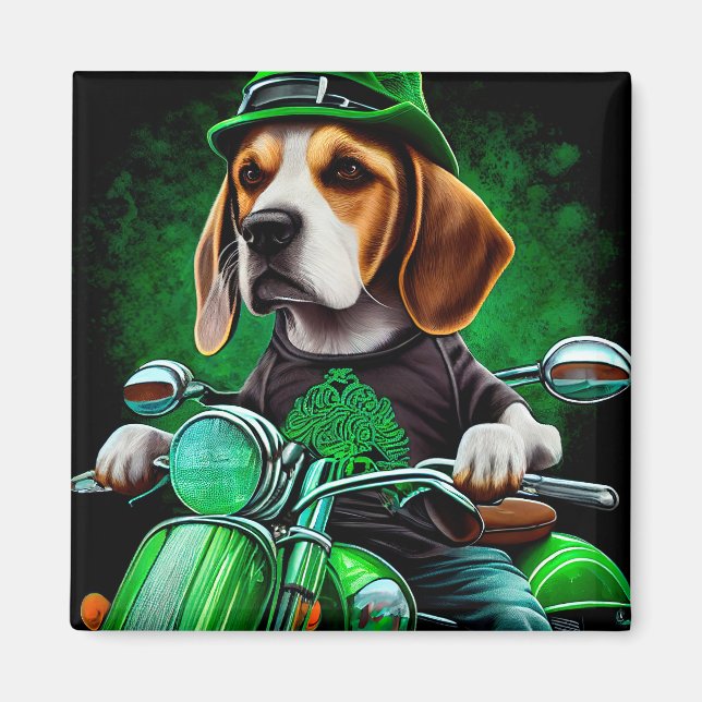 Íman Cachorro Beagle dirigindo bicicleta no Dia de São  (Frente)
