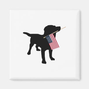 Íman Cachorro Black Lab segurando a bandeira patriótica