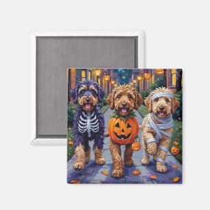 Íman Cães Bernedoodle fazendo Trick-or-Treating no Dia