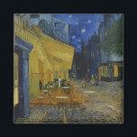 Íman Café Terrace à noite por Vincent van Gogh<br><div class="desc">Café Terrace à Noite. Pintado em 1888 por Vincent van Gogh. Esta imagem está no dominio público.</div>