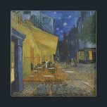 Íman Café Terrace à noite por Vincent van Gogh<br><div class="desc">Café Terrace à Noite. Pintado em 1888 por Vincent van Gogh. Esta imagem está no dominio público.</div>