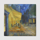 Íman Cafe Terrace à Noite | Vincent Van Gogh<br><div class="desc">Café Terrace na Night (1888),  do artista poste-impressionista holandês Vincent Van Gogh. A pintura original de arte é um óleo na canvas que representa uma cena noturna estrelada em frente a um café francês em Arles. Use as ferramentas de design para adicionar texto personalizado ou personalizar a imagem.</div>