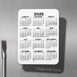 Íman Calendário 2025 - Mínimo Básico<br><div class="desc">Calendário 2025 - perfeito para usar na sua cozinha ou no escritório doméstico. Um calendário mínimo básico de 12 meses com um fundo de cor sólida.</div>