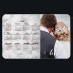 Íman Calendário do Modelo de Foto de Casamento de Marbl<br><div class="desc">Esta design foi criada através da arte digital. Pode ser personalizada na área fornecida pela alteração da foto e/ou do texto. Ou pode ser personalizado escolhendo o clique para personalizar outra opção e excluir ou alterar a cor do plano de fundo, adicionar texto, alterar a cor ou o estilo do...</div>