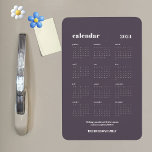 Íman Calendário Púrpura do Gráfico 2024 do SImple Chic<br><div class="desc">Íman simples e arrojado para 2024. Este design apresenta um conjunto moderno de fontes, um cheio de 12 meses de 2024 ano, contra um fundo roxo de grafite chic, moderno. Personalize o texto e adicione um nome para torná-lo seu ou especial. DICA: você pode alterar a cor de fundo usando...</div>