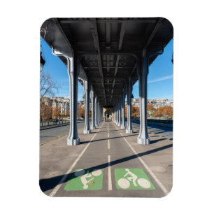 Íman Caminho do Ciclo no Ponto Bir-Hakeim - Paris, Fran