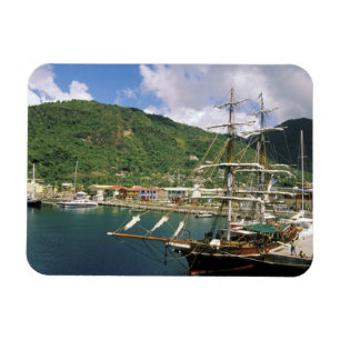 Íman Caribe, Santa Lúcia, Soufriere. Barcos em