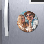 Íman Casais de Foto do Coração de Amor Coração de Bonit<br><div class="desc">Os Casais de Foto com Coração de Coração de Amor e Bonito Magnets apresentam sua foto favorita com um coração de amor e são personalizados com seus nomes em moderno roteiro branco. Personalize editando o texto na caixa de texto fornecida e adicionando sua própria imagem. Presentes perfeitos para casais, namorada,...</div>
