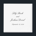 Íman Casamento Clássico Preto e Branco Atemporal<br><div class="desc">Um design clássico e atemporal com uma fonte de letra elegante.</div>
