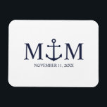 Íman Casamento de Âncora Azul Marinho Náutico<br><div class="desc">Adicione um toque de na moda ao seu casamento náutico com este clássico favor de casamento da âncora azul marinho. Projetado com uma ilustração de âncora azul marinho, ele apresenta noiva personalizada e monograma de noivos e data de casamento em uma fonte azul marinho em um fundo branco. Perfeito para...</div>
