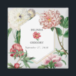 Íman Casamento de Flores Brancas Cor-de-Água Rosa<br><div class="desc">Um belo design de casamento de cor rosa-d'água e peões brancos com moldura geométrica dourada. Um design único que usa florais de peônias botânicas antigas em tons de cor rosa e branco. Um elegante design floral de peões cor-de-rosa e brancos com um traço de verde. Um quadro geométrico de ouro-chic...</div>