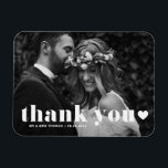 Íman Casamento Fotográfico com Típica Retroativa Obriga<br><div class="desc">Celebre seu amor e mostre gratidão com nosso obrigado de casamento de fotos personalizável, seu imã! Essa única manutenção é perfeita para lembrar seus entes queridos de seu dia especial enquanto expressava seus obrigados sentidos de uma forma memorável. Ele apresenta uma tipografia ousada e uma camada cardíaca. Personalize-o adicionando seus...</div>
