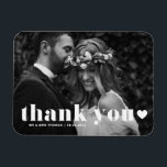 Íman Casamento Fotográfico com Típica Retroativa Obriga<br><div class="desc">Celebre seu amor e mostre gratidão com nosso obrigado de casamento de fotos personalizável, seu imã! Essa única manutenção é perfeita para lembrar seus entes queridos de seu dia especial enquanto expressava seus obrigados sentidos de uma forma memorável. Ele apresenta uma tipografia ousada e uma camada cardíaca. Personalize-o adicionando seus...</div>