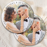 Íman Casamento Simples de Fotografias de Noiva Moderna<br><div class="desc">Adicione o toque final ao seu casamento com estes modernos e simples ímãs de casamento de fotos personalizadas. Perfeito como favores de casamento para todos os seus convidados. Personalize esses ímãs de casamento com sua foto de noivado favorita, nova foto e personalize com nome e data. Veja nossa coleção de...</div>